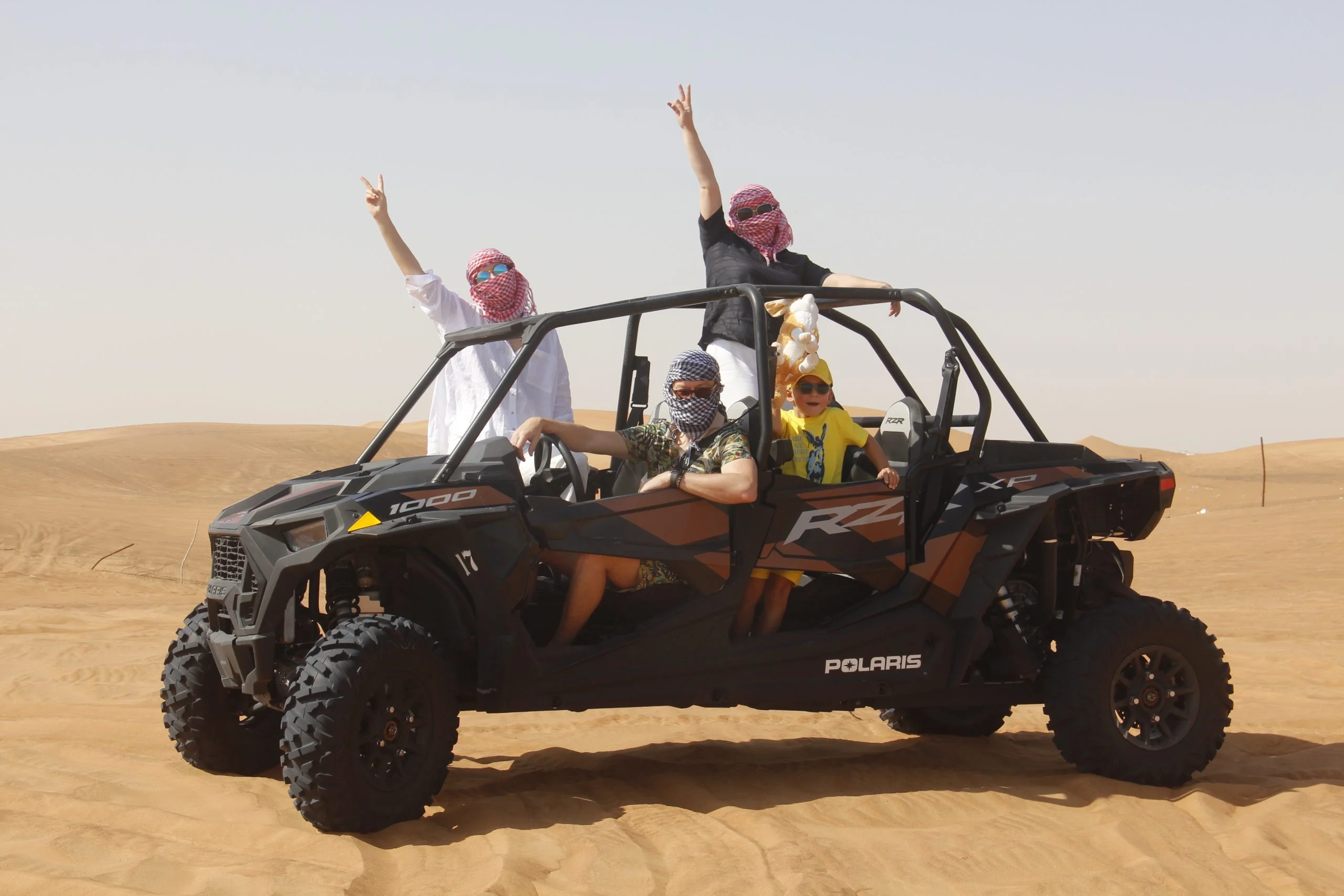 4 seater polaris ride 1hour dune buggy dubai